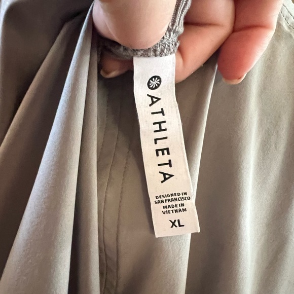 Athleta Short Sleeve Gray Tee, EUC, XL - Picture 4 of 4